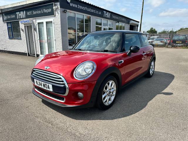 Mini Mini 1.5 COOPER Hatchback Petrol Red